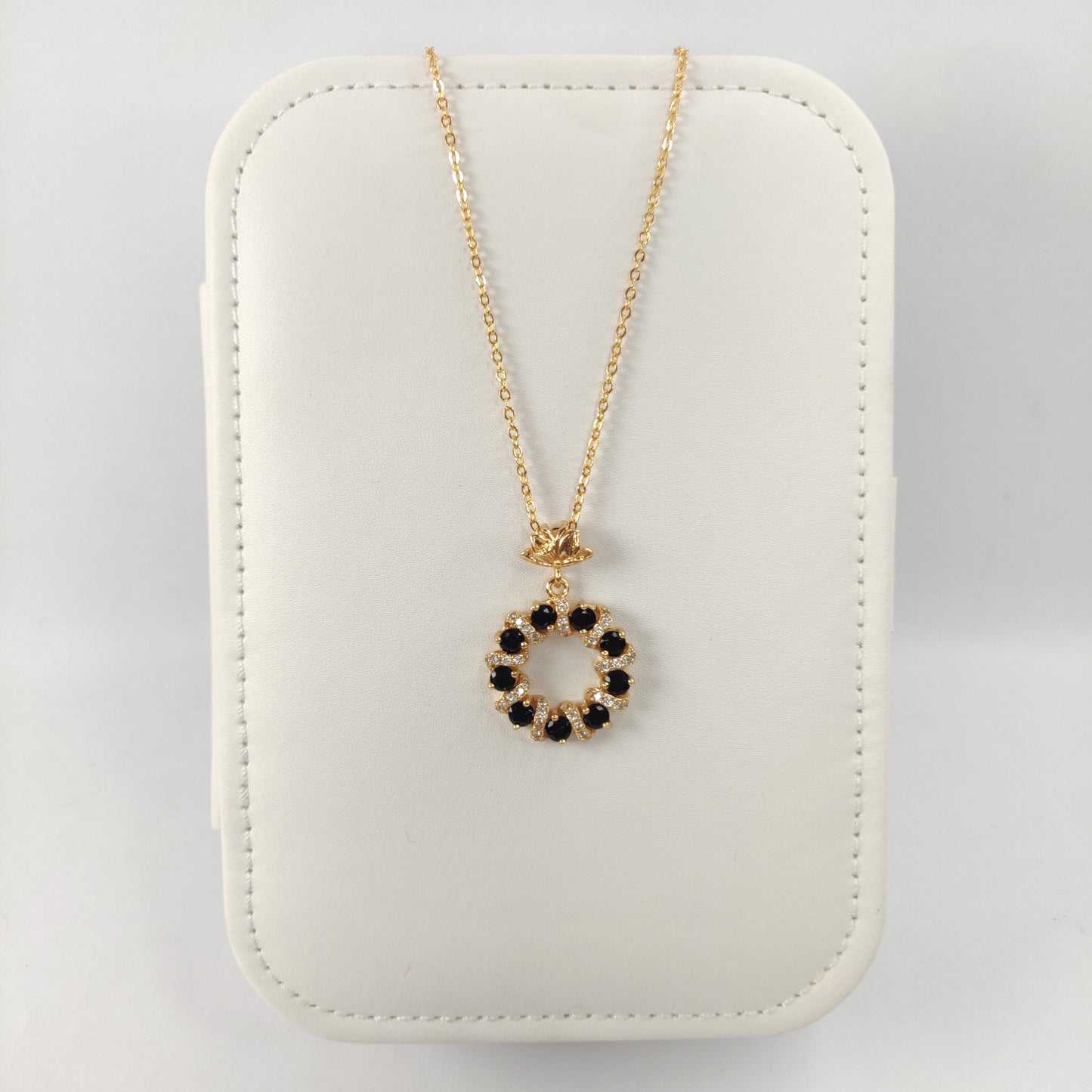 Elegant Circle Pendant Necklace