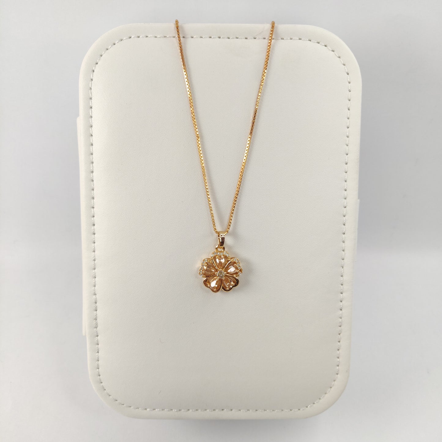 Beautiful Zircon Flower Pendant Necklace