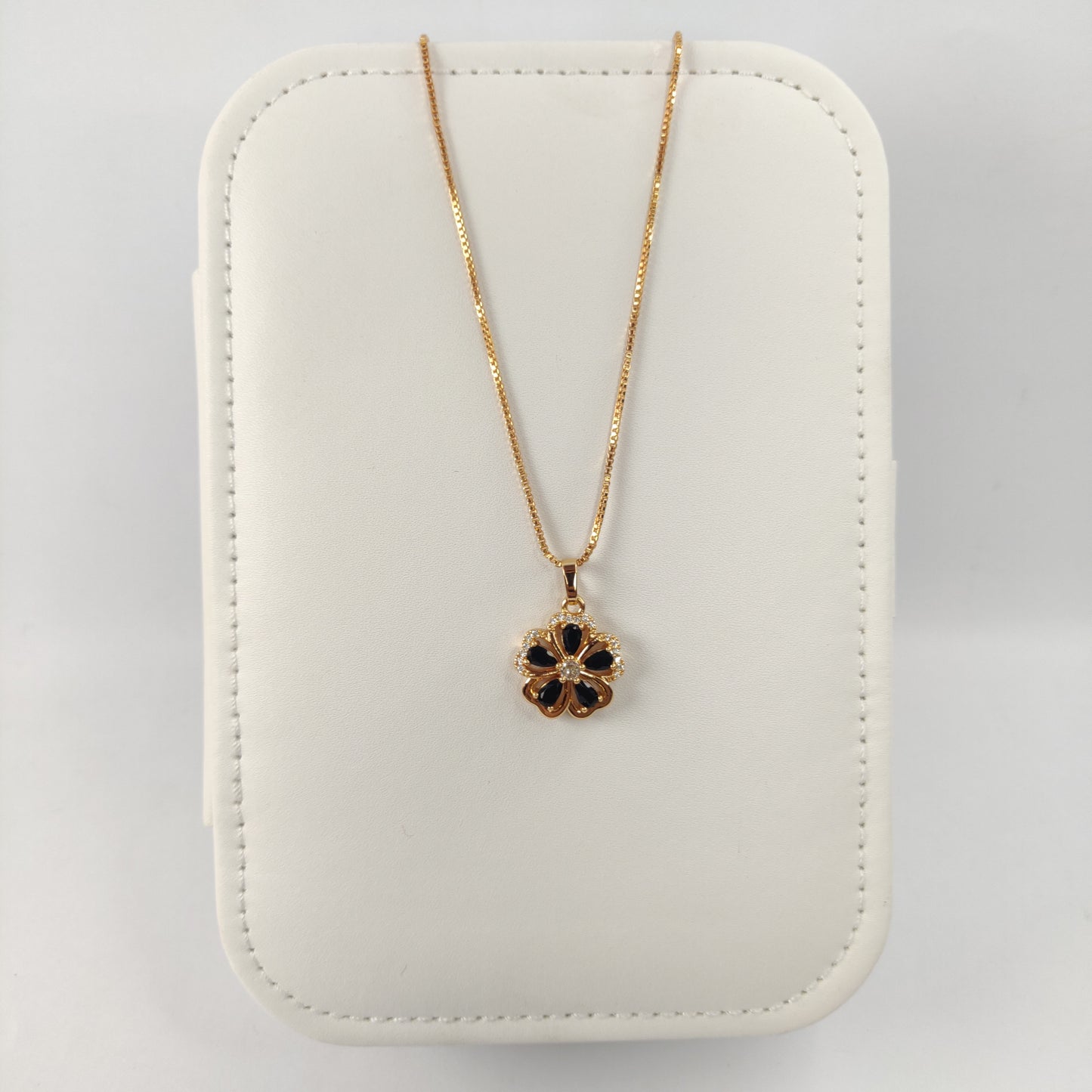 Beautiful Zircon Flower Pendant Necklace