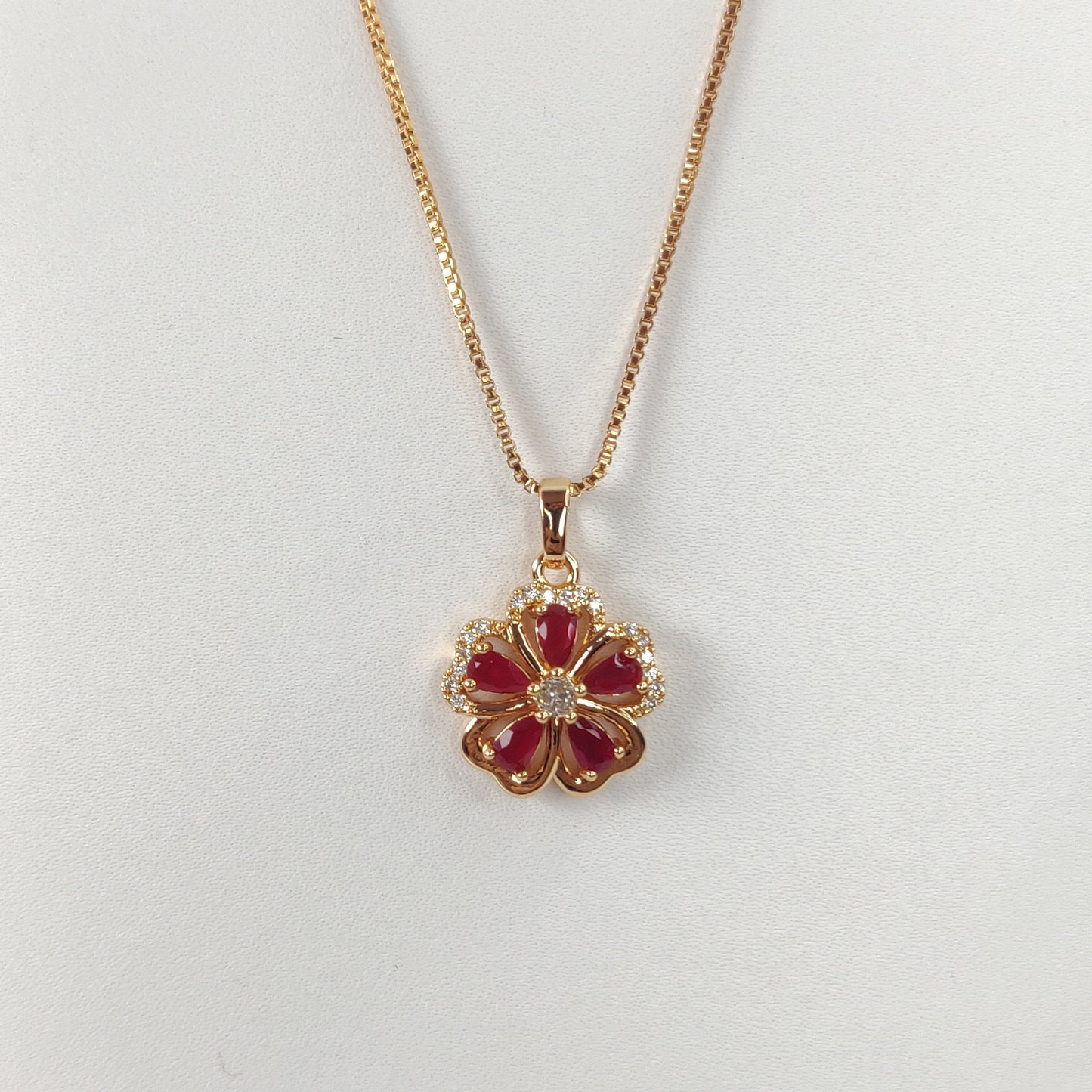 Beautiful Zircon Flower Pendant Necklace