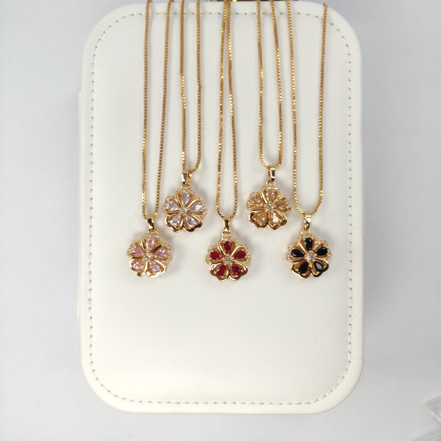 Beautiful Zircon Flower Pendant Necklace