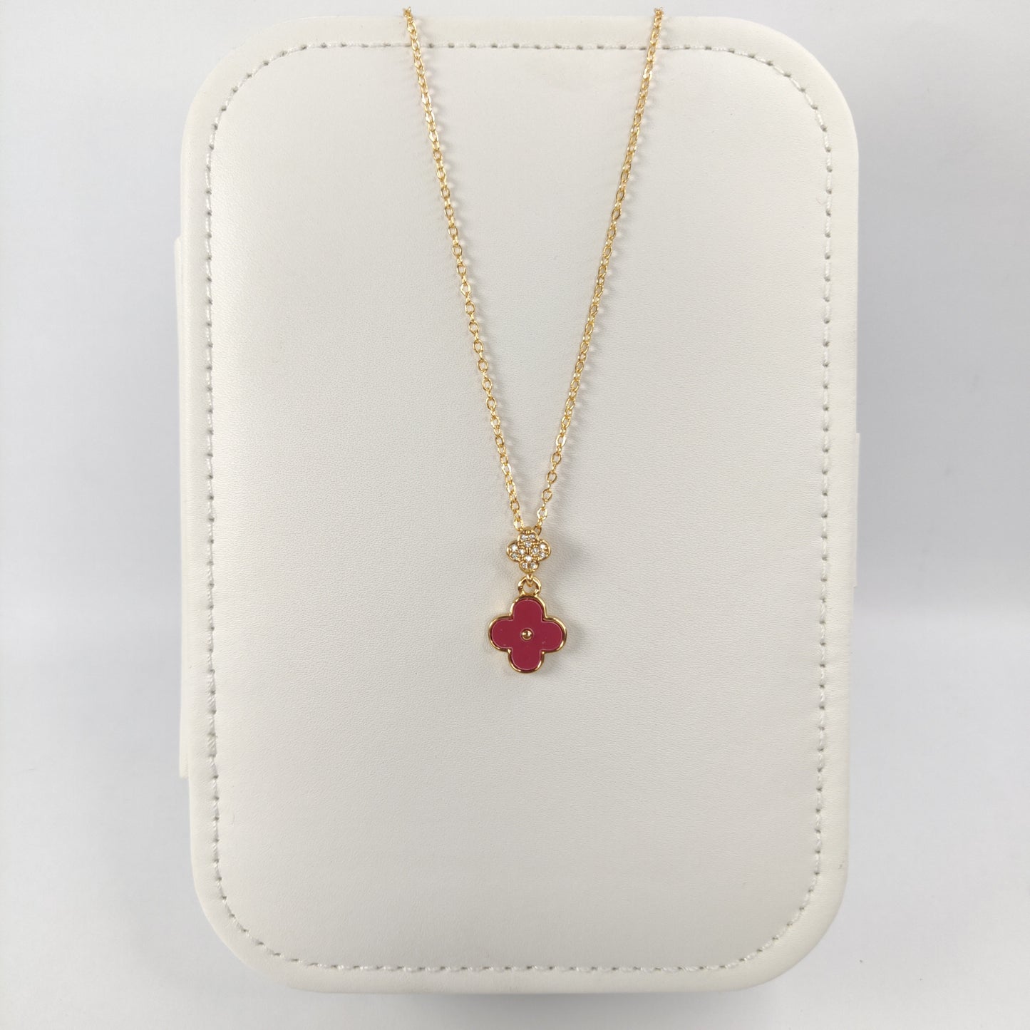 Elegant Clover Pendant with Cubic Zircon